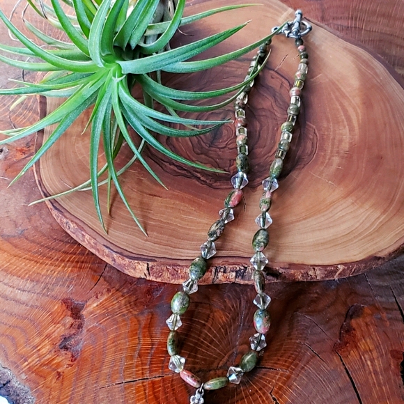 VTG Liz Claiborne Pendant onUnakite Stone Necklace - Picture 6 of 8